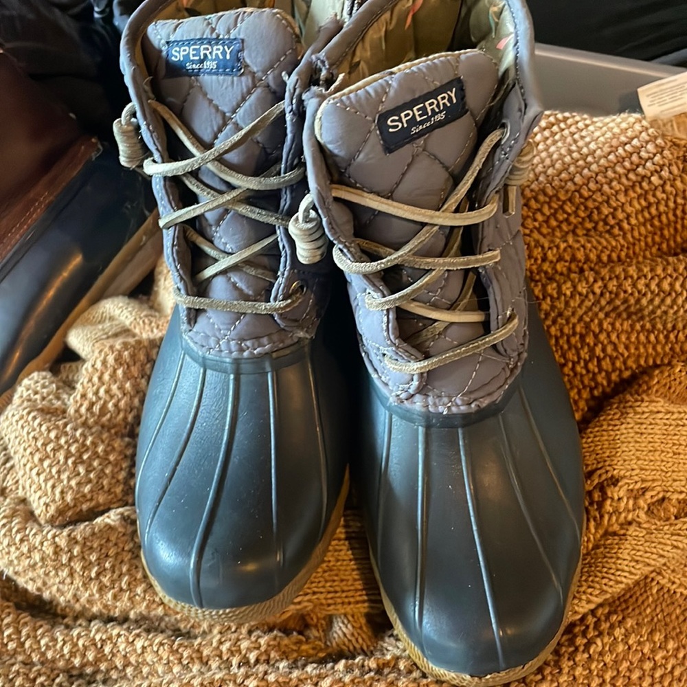 Sperry duck boots size 6.5